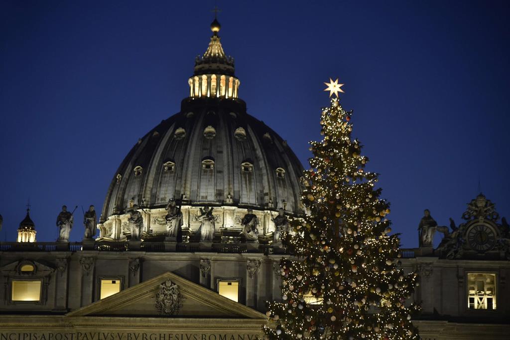 Первая елка в Ватикане